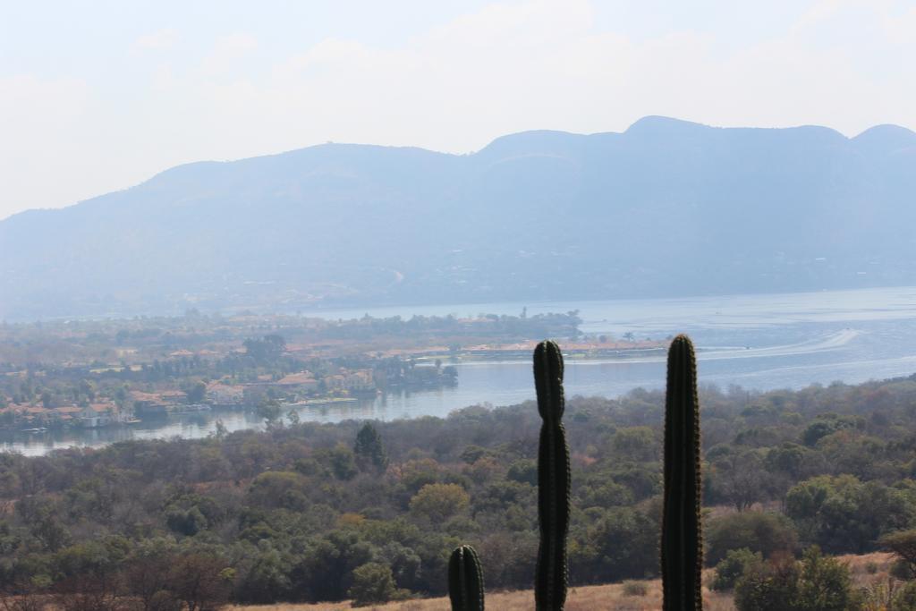 La Montagne Guest Lodge Hartbeespoort Exterior photo